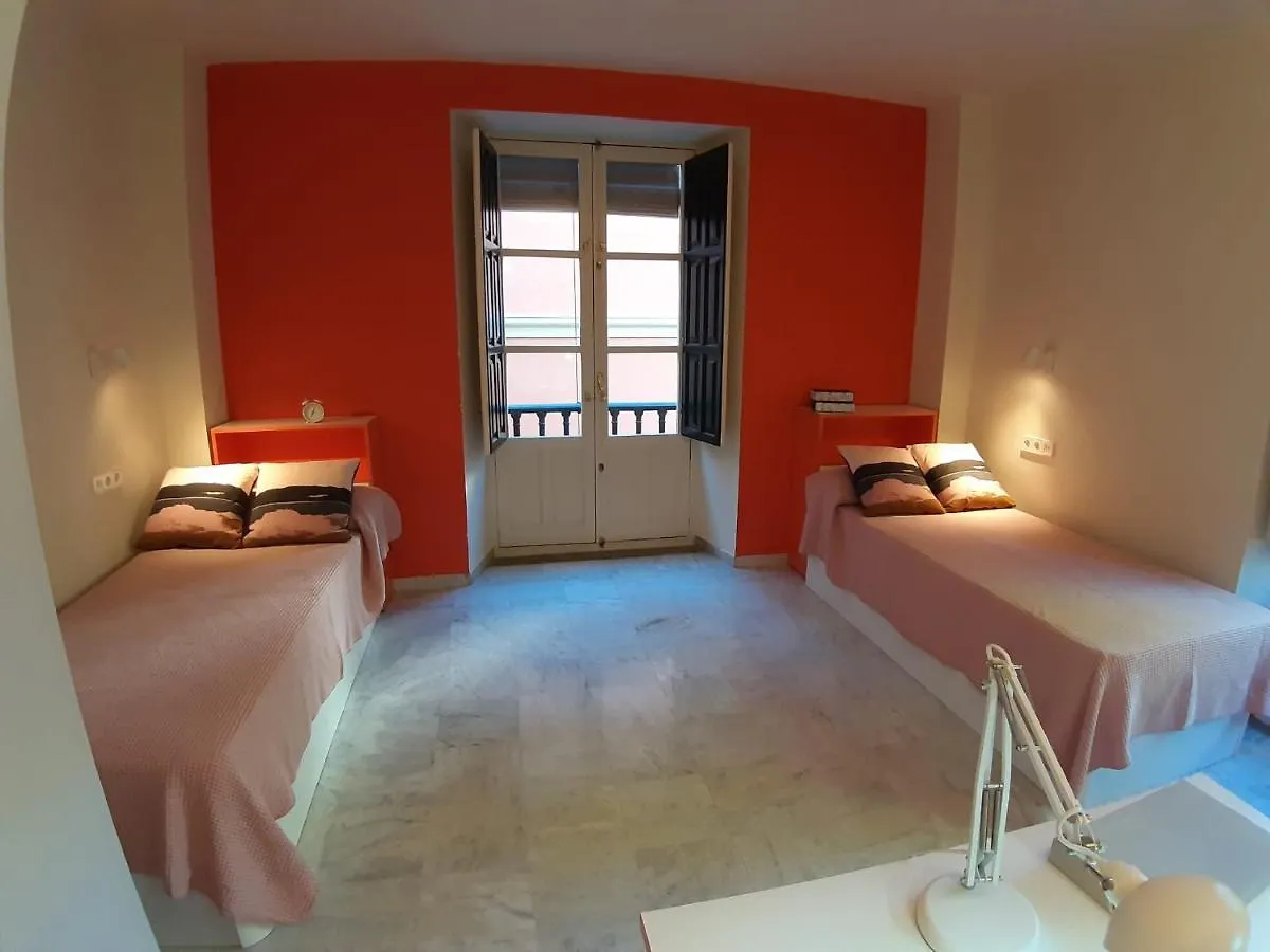 Hotel Loopinn Granada
